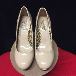 Kenneth Cole Unlisted heels